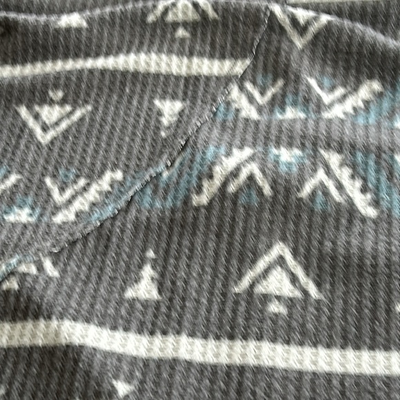 LulaRoe Aztec print top.  Waffle knit fabric. Good condition. Size Large. - Picture 10 of 11